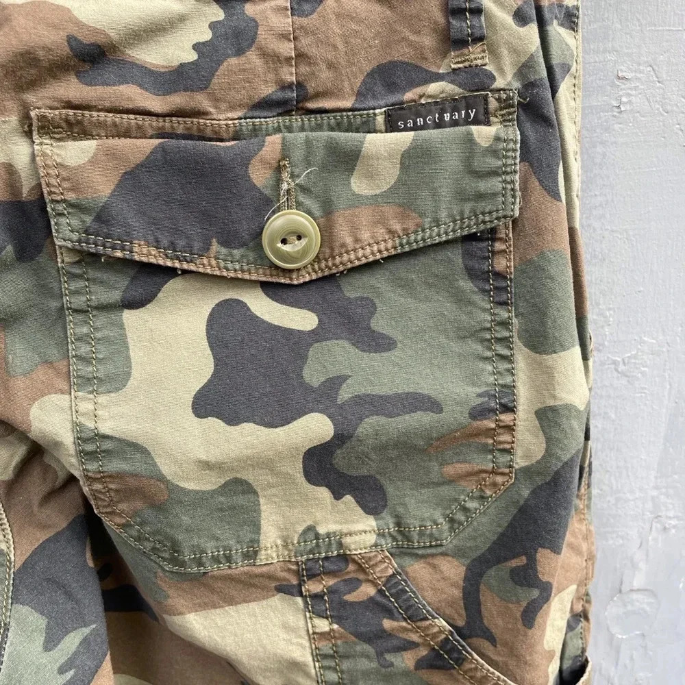 NOT FOR SALE Sanctuary Camoflage Straight Chinos, size 26 - Picture 8 of 9